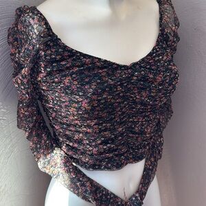 Lulus floral cropped blouse